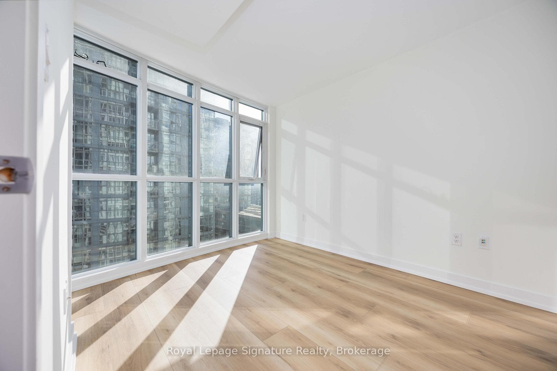 21 Iceboat Terrace Unit 1603 photo 18