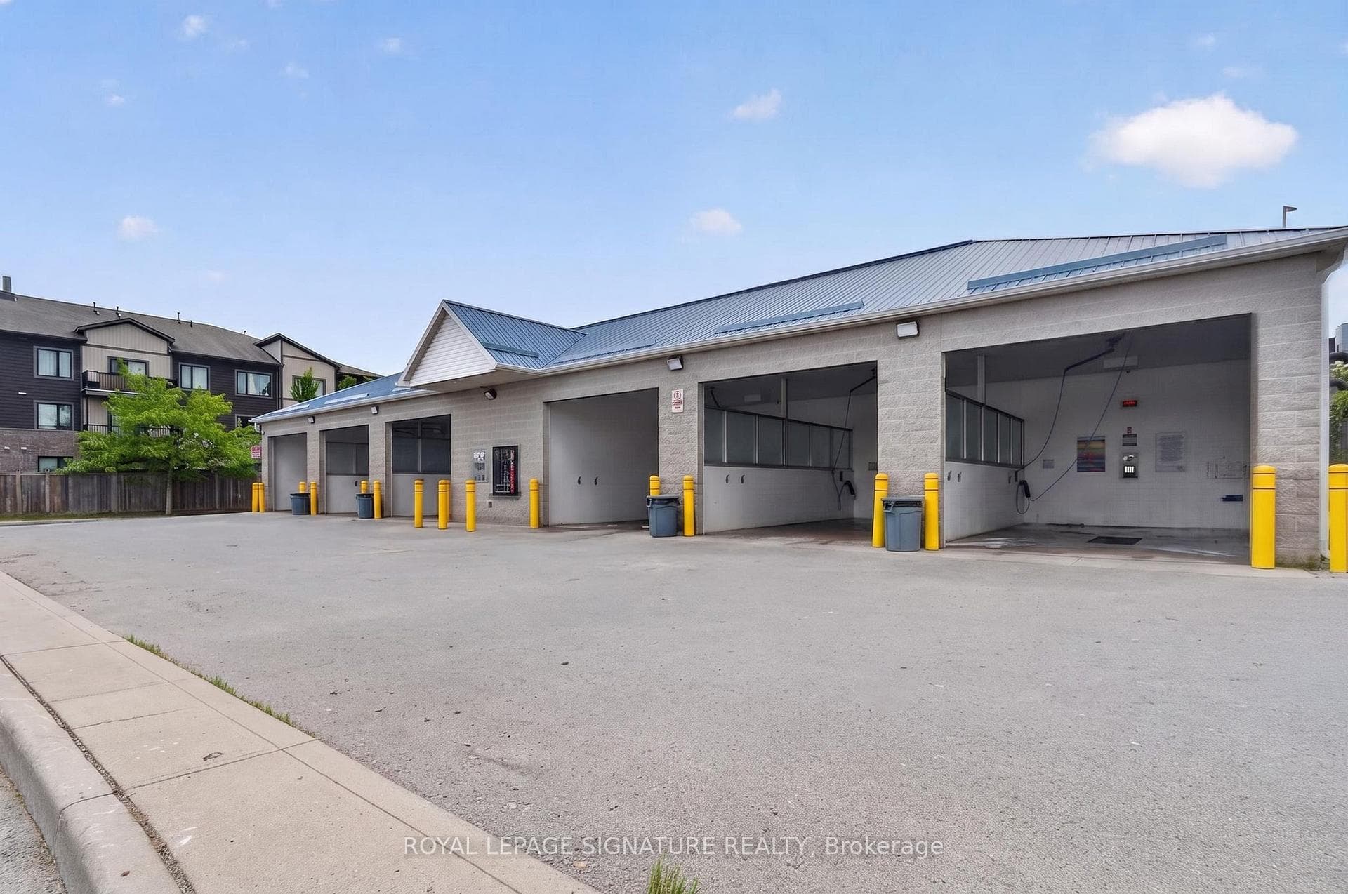 1829 Adelaide Street photo 8