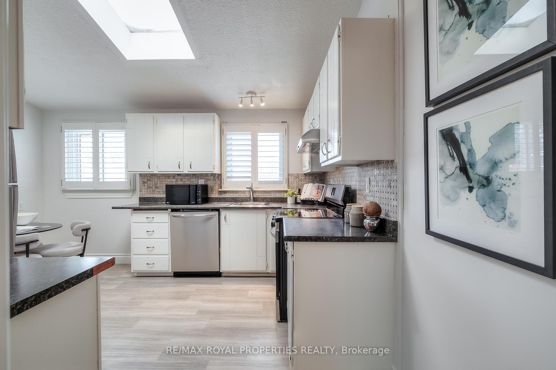 733 Balaton Avenue photo 15