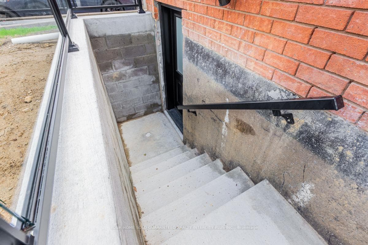 975 Glencairn Avenue Unit Bsmt photo 18
