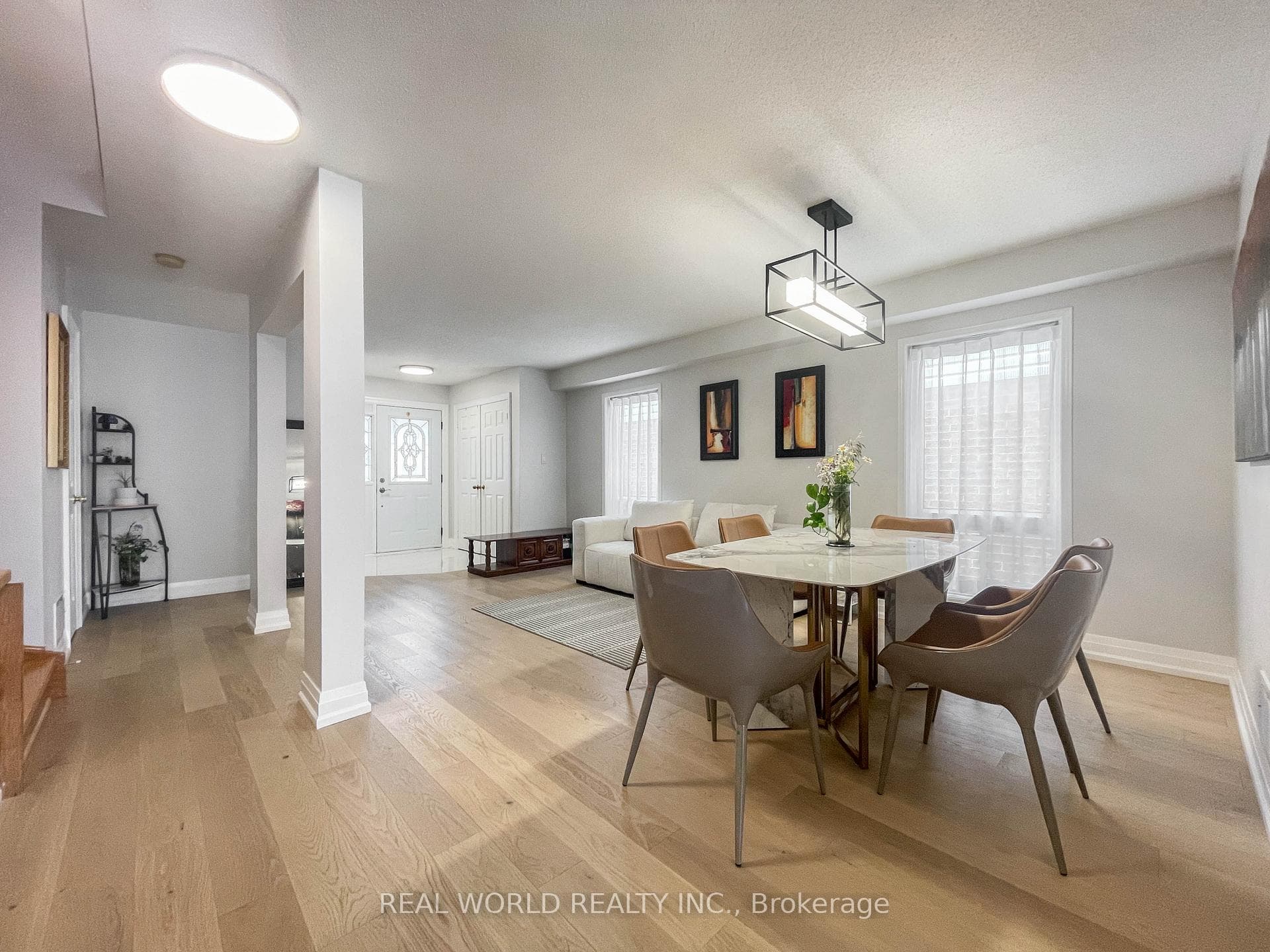 586 Mcbean Avenue photo 7