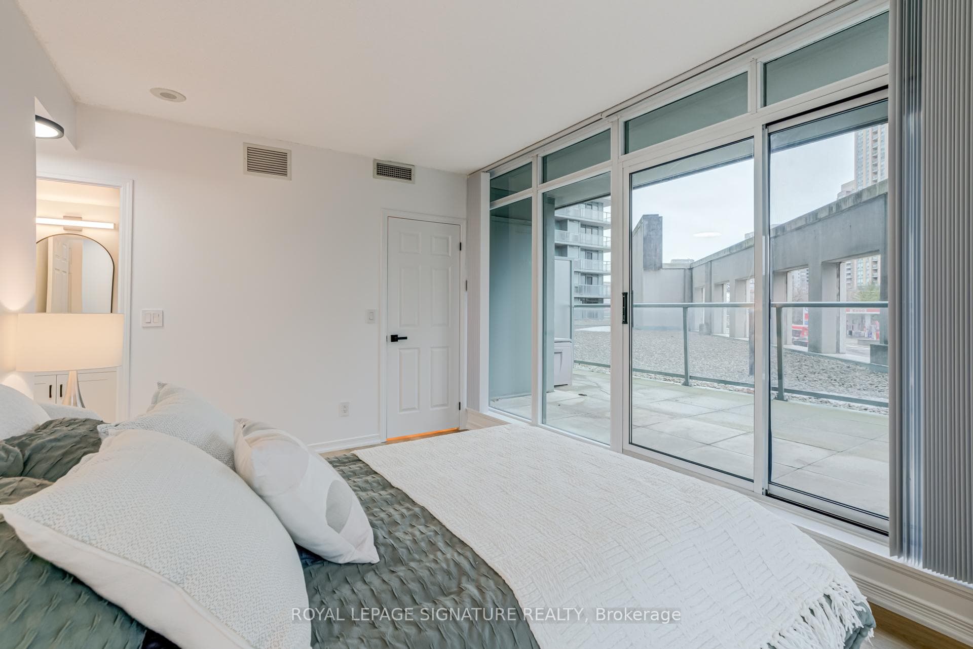 5500 Yonge Street Unit 202 photo 14