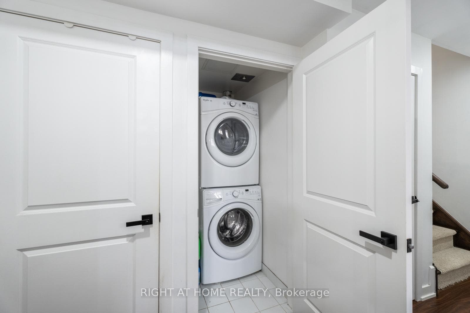 2320 Gerrard Street Unit 117 photo 21