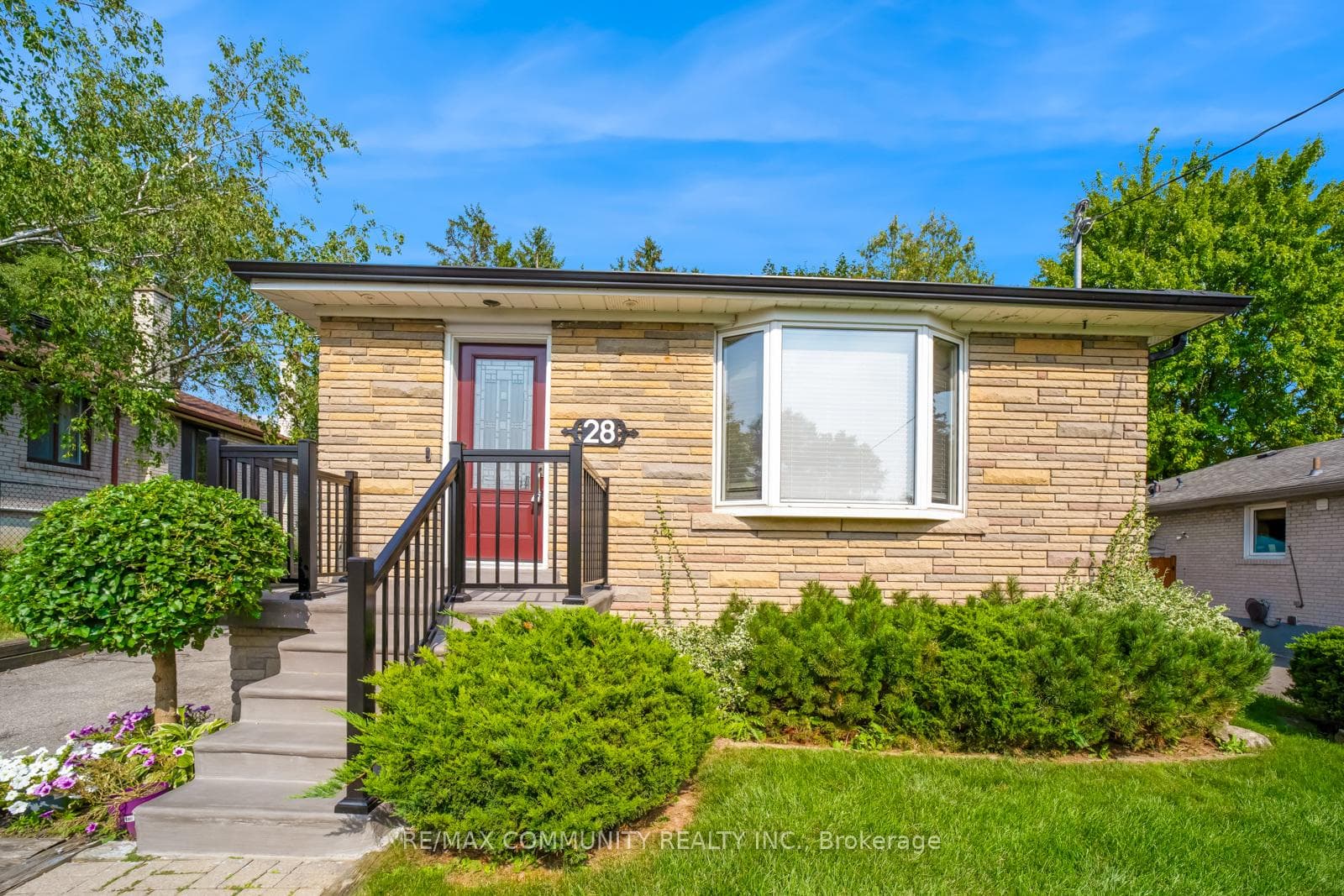 28 Benhur Crescent Unit Upper photo 4