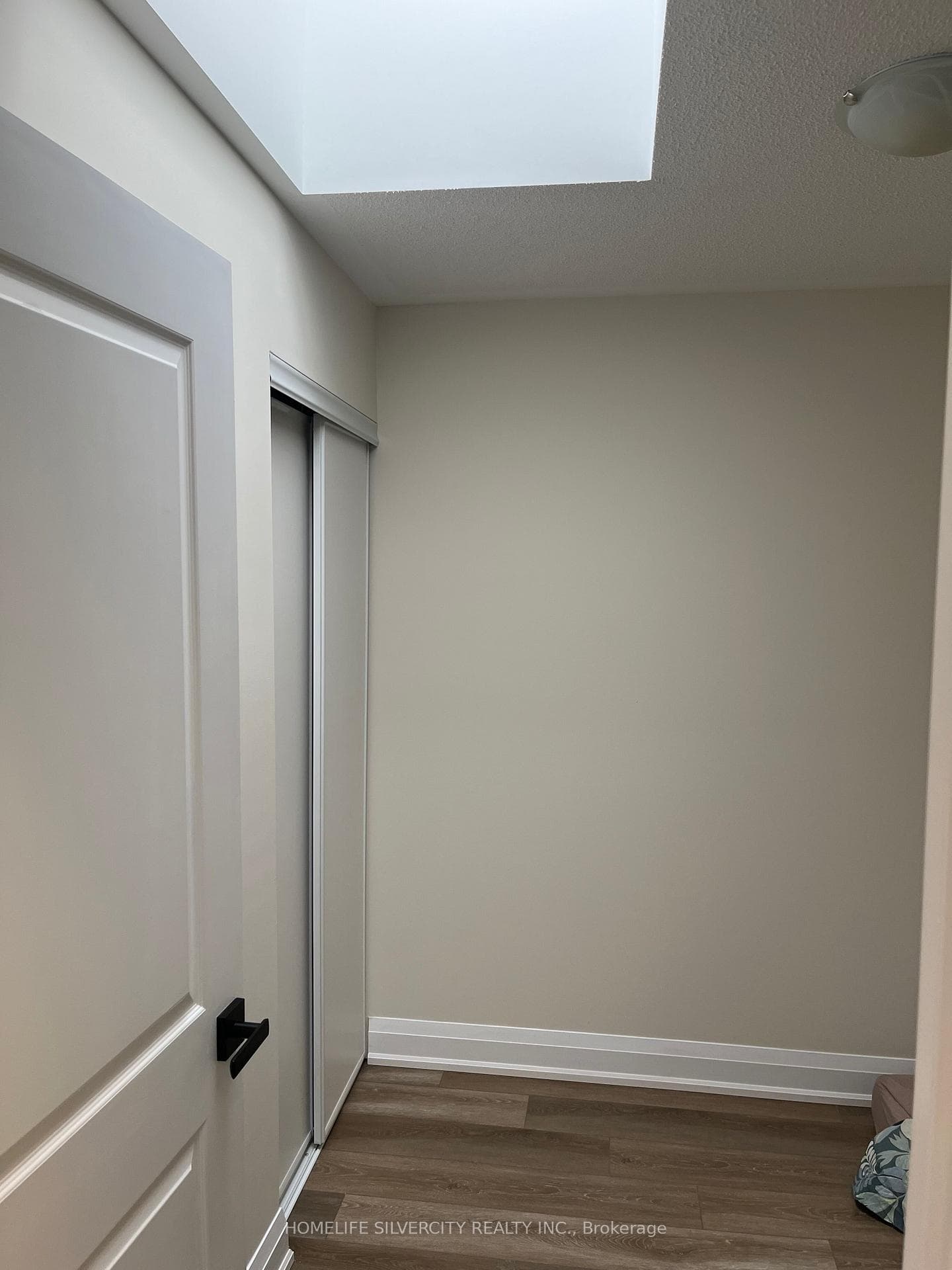 1577 Rose Way photo 9