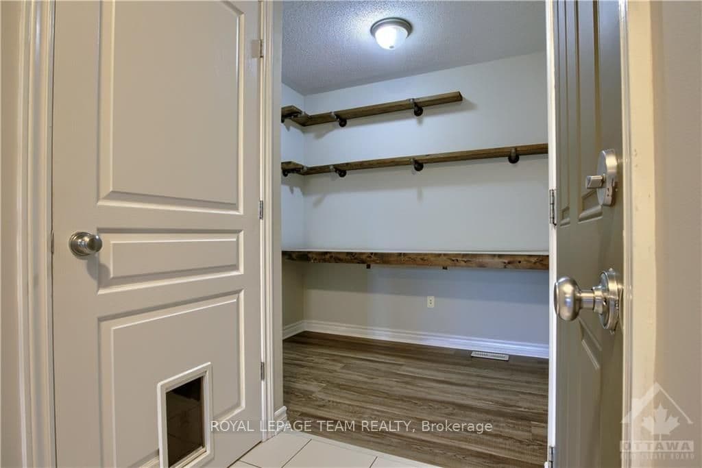 220 LEATHER LEAF Terrace photo 4