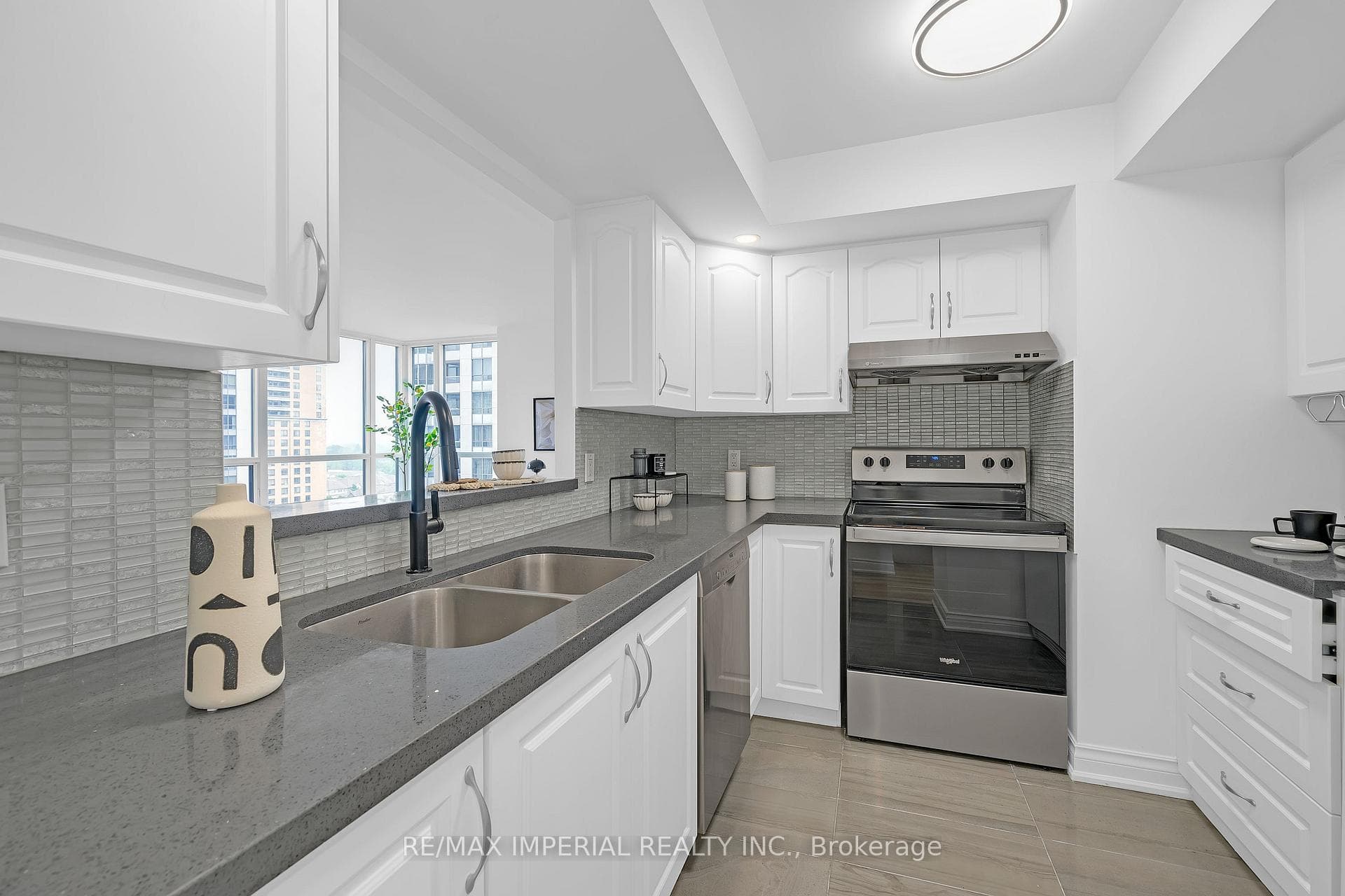 5 northtown Way Unit 1211 photo 6