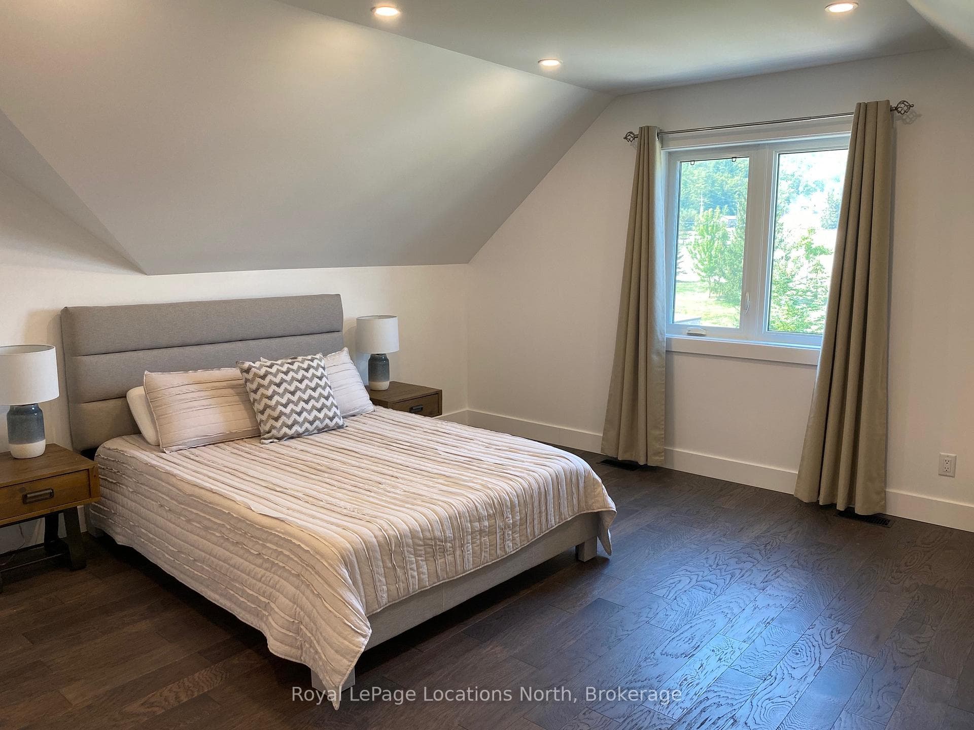 112 Interlaken Court photo 38
