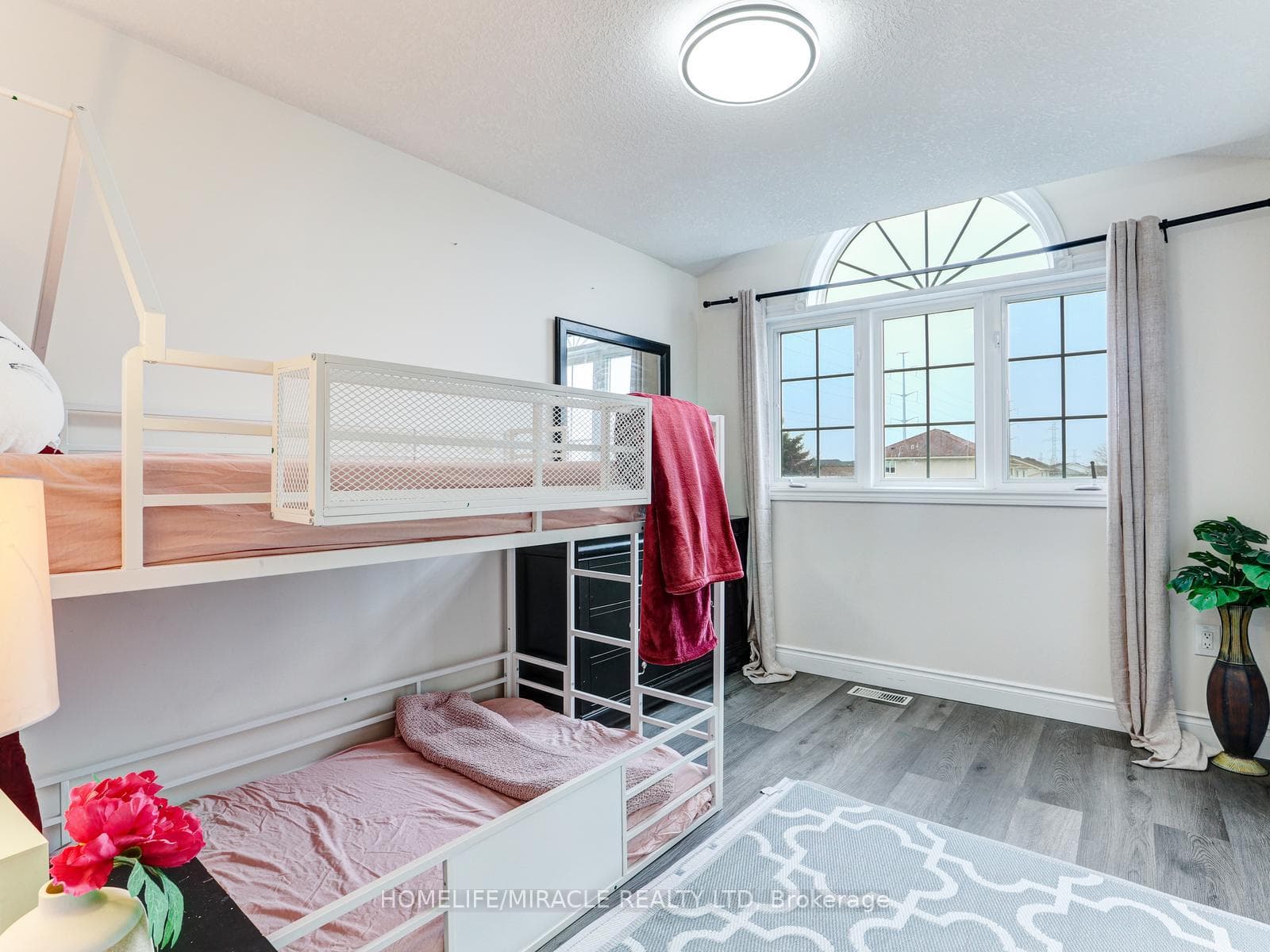 154 Deerpath Drive photo 30