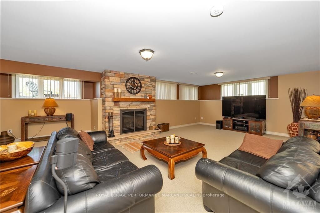 6923 LAKES PARK Drive photo 20