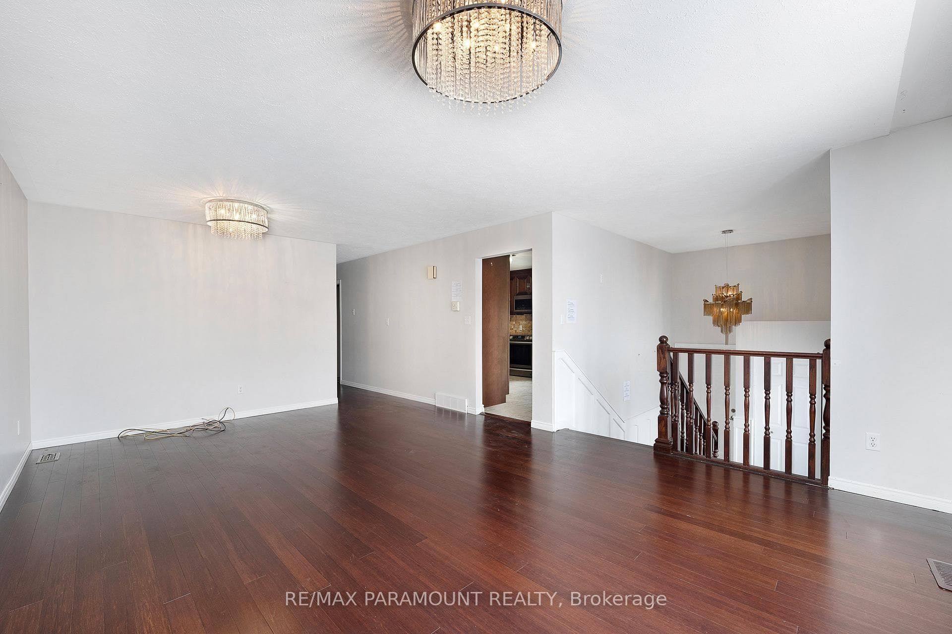 39 Rose Avenue photo 6