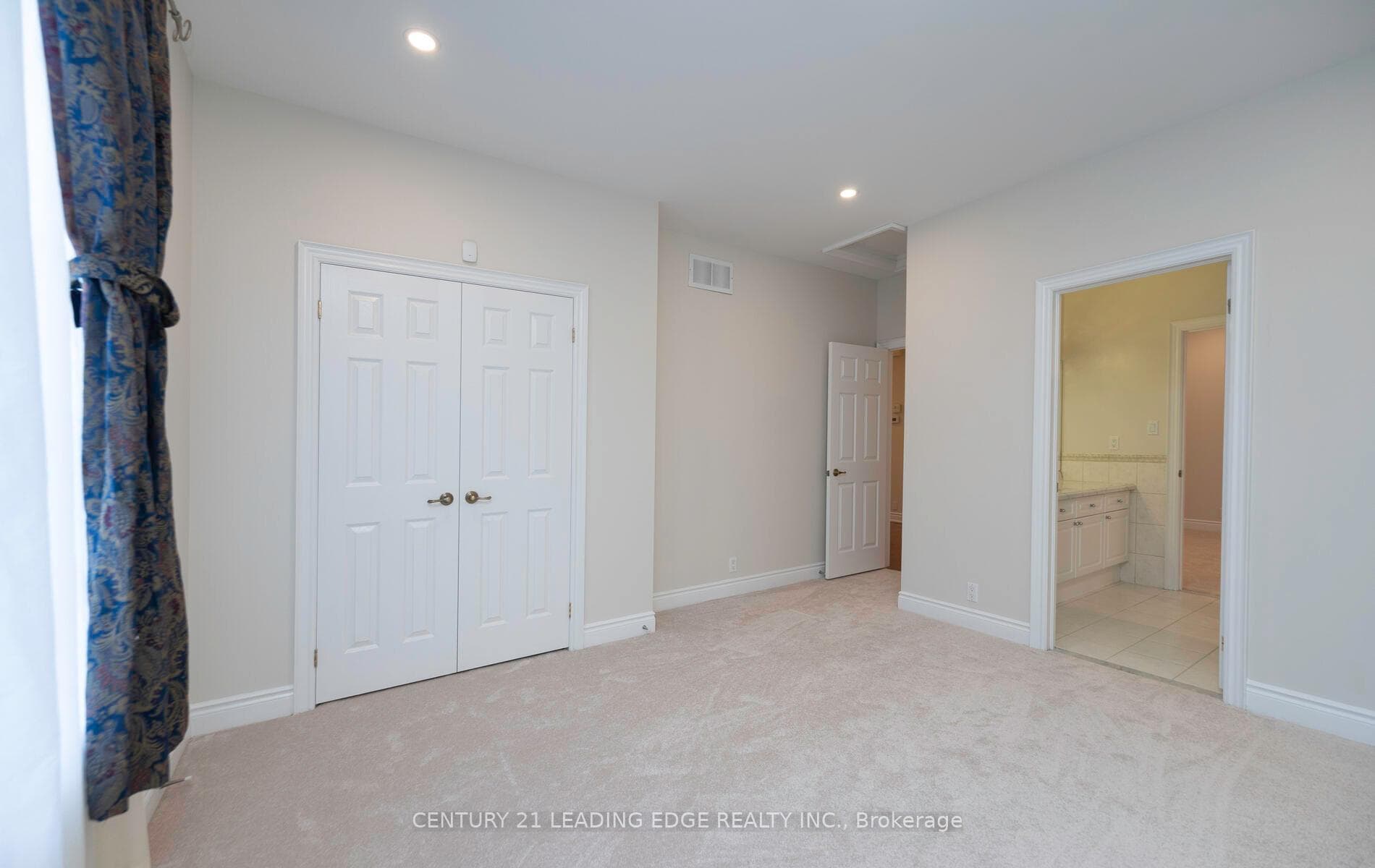 3675 Cochrane Street photo 36