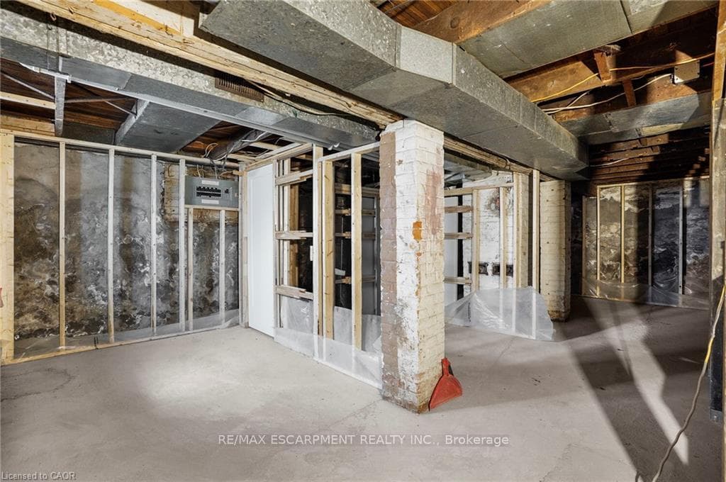11 Wright Avenue photo 16