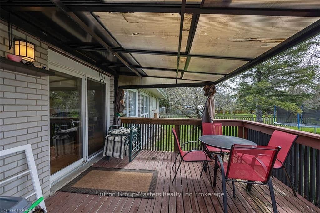 2353 MCIVOR Road photo 40
