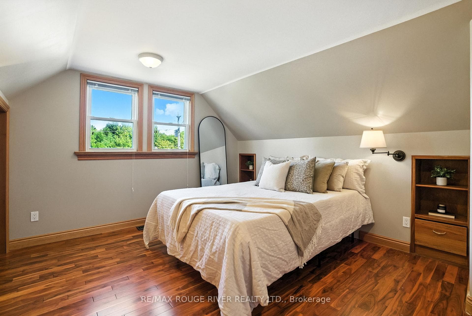 67 Orchard View Boulevard photo 22