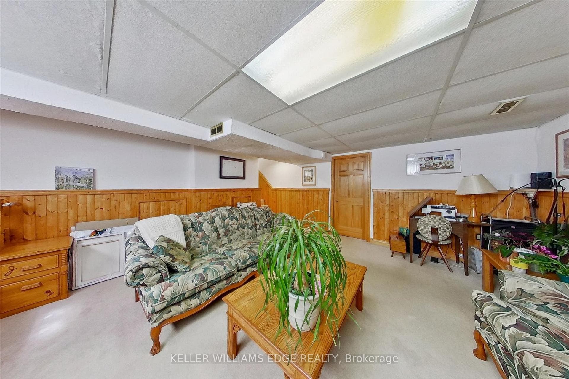 495 Tipperton Crescent photo 32