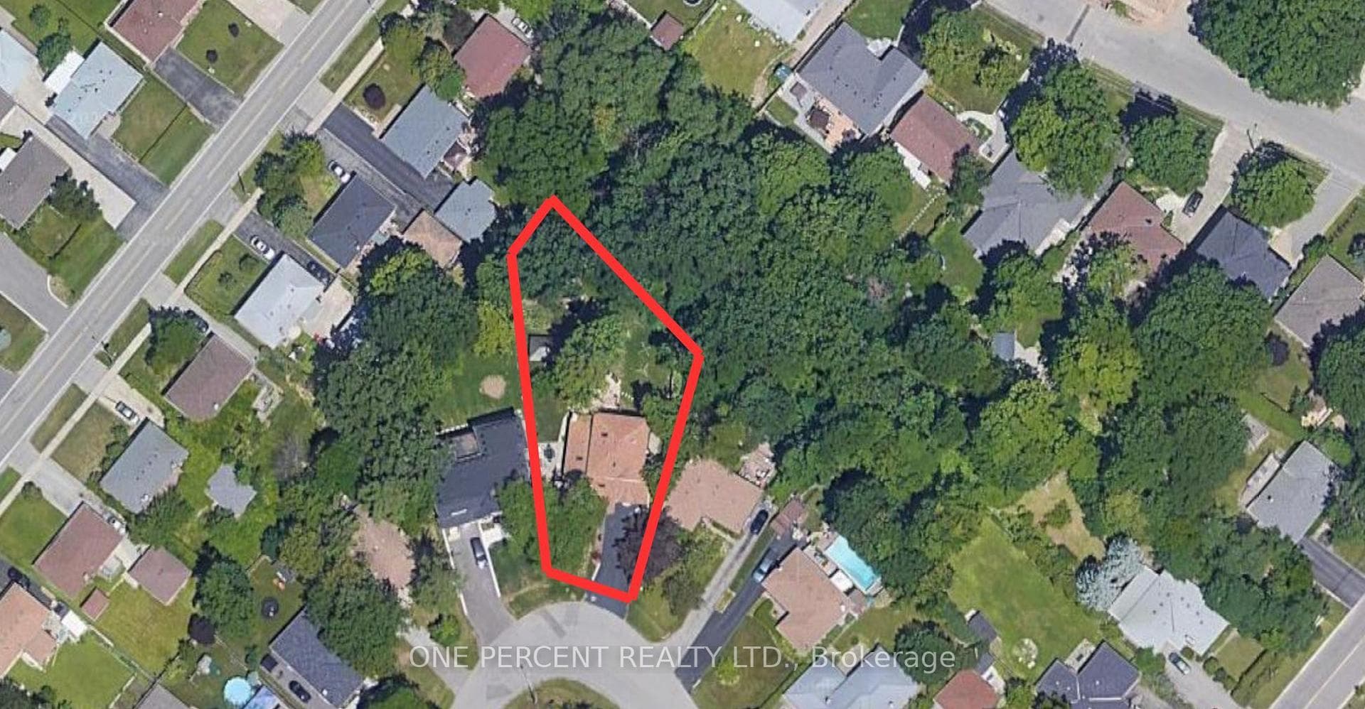 583 Stephens Crescent photo 3