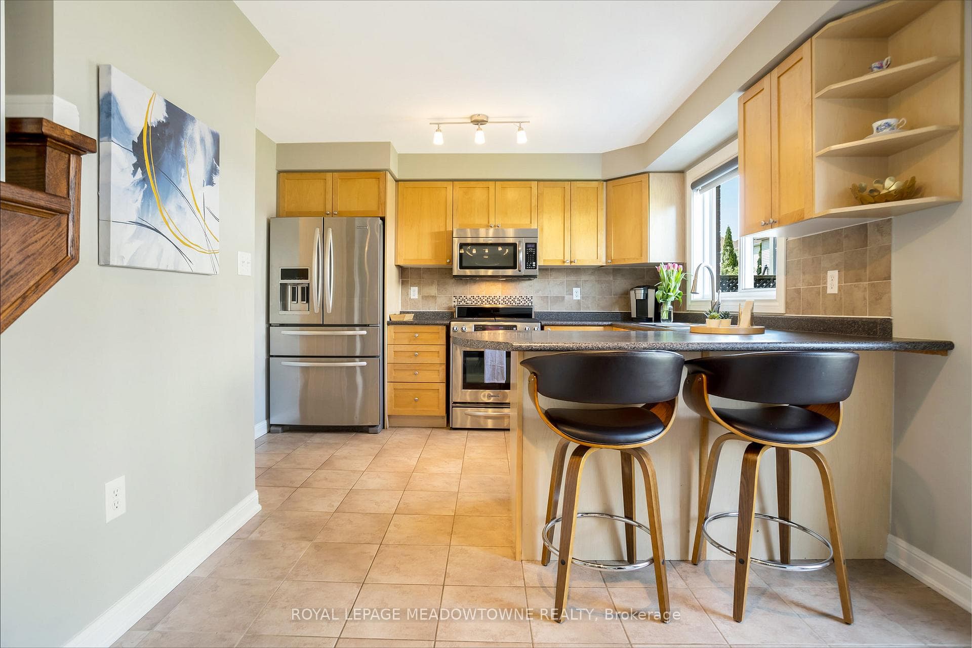 469 Farlow Crescent photo 9
