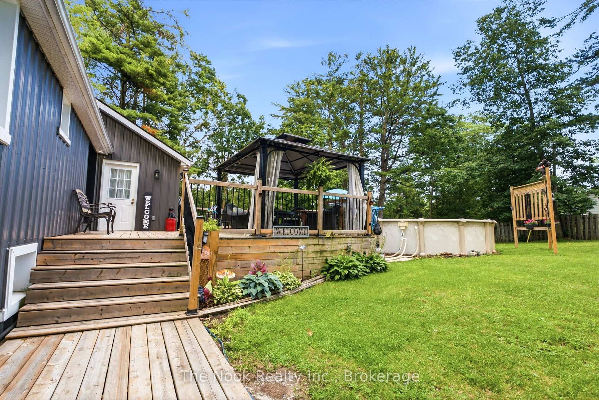 5203 Valleyview Crescent photo 4