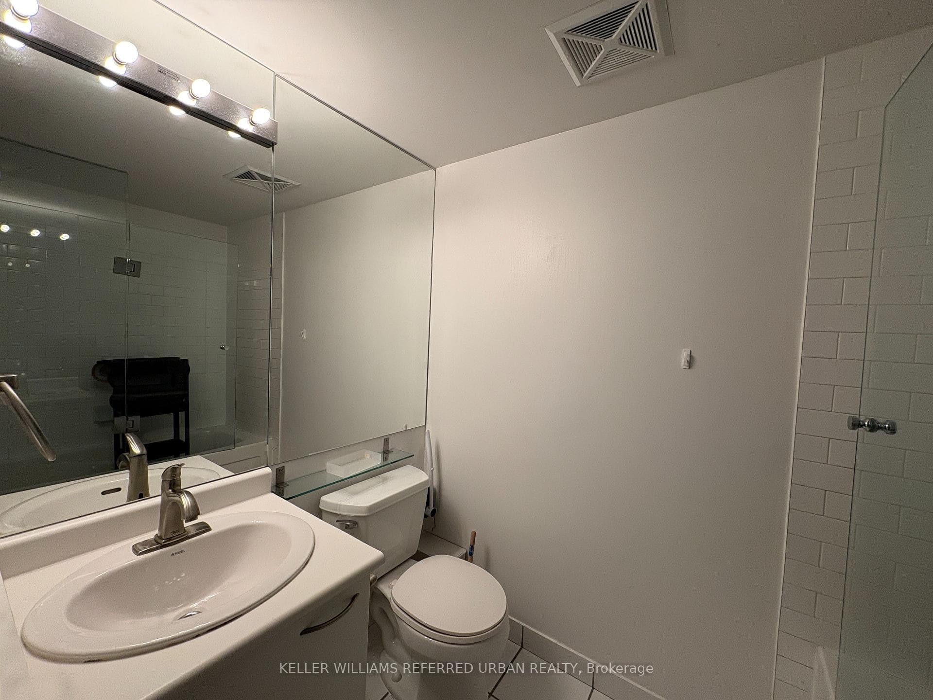 22 Wellesley Street Unit 1704 photo 7
