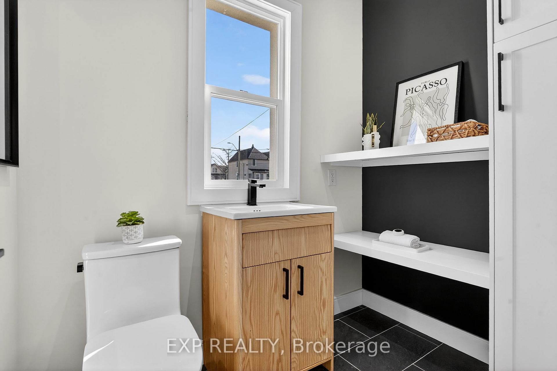 142 Avondale Street photo 19