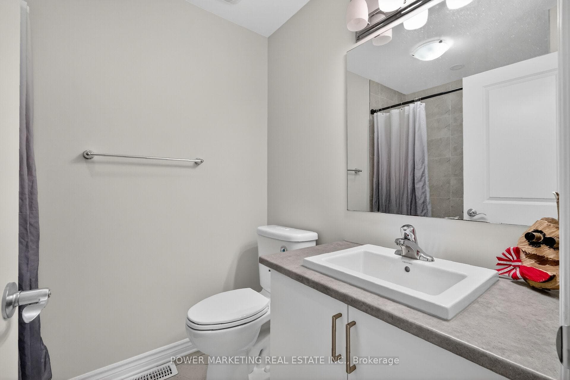 528 ENCLAVE Lane photo 33