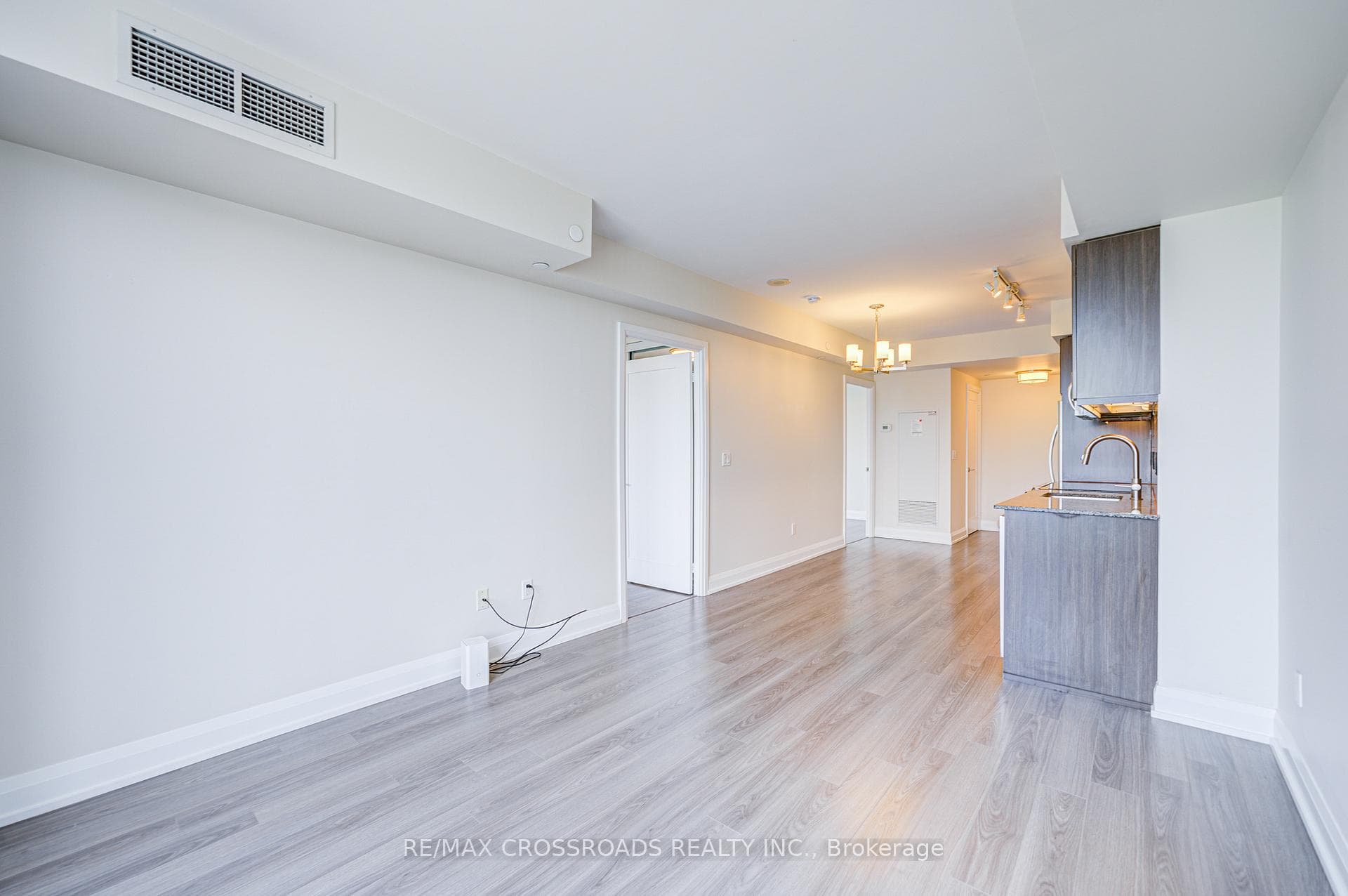 18 Graydon Hall Drive Unit 303 photo 17
