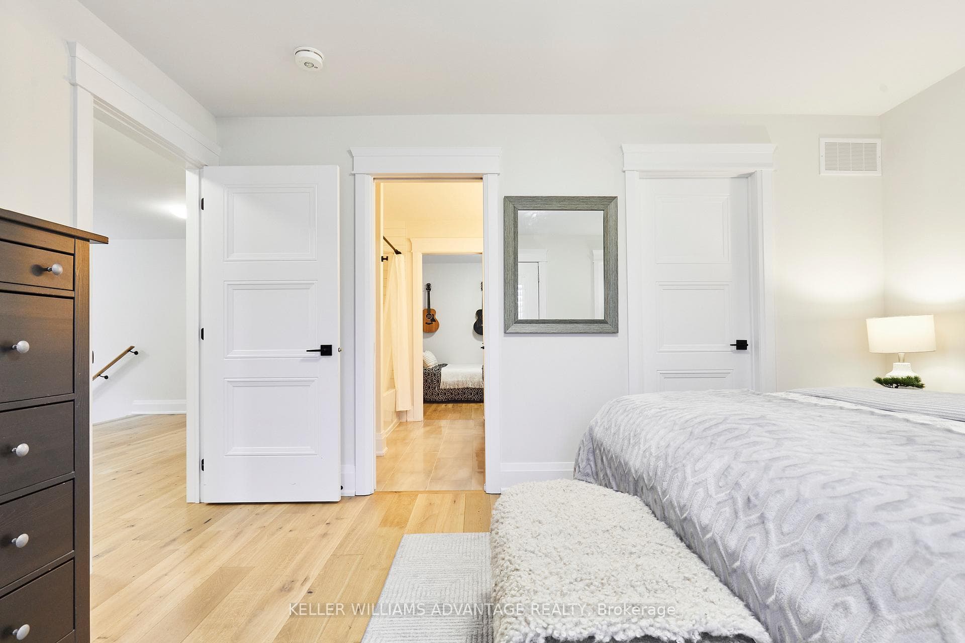 517 Clayton Avenue photo 35