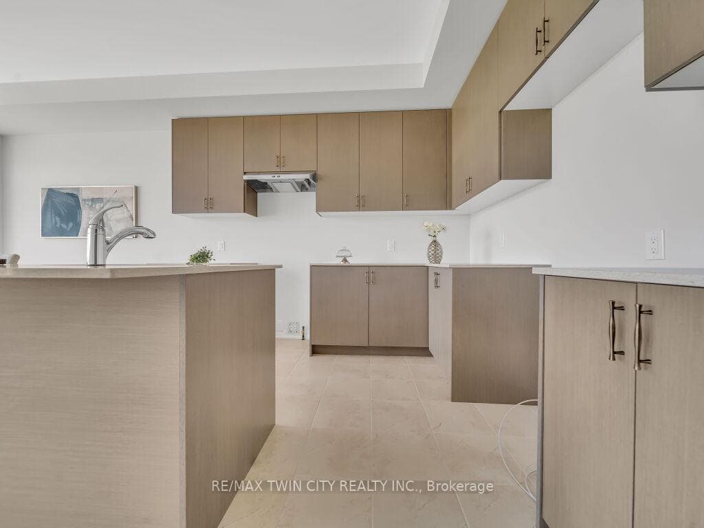 282 NEWMAN Drive photo 11