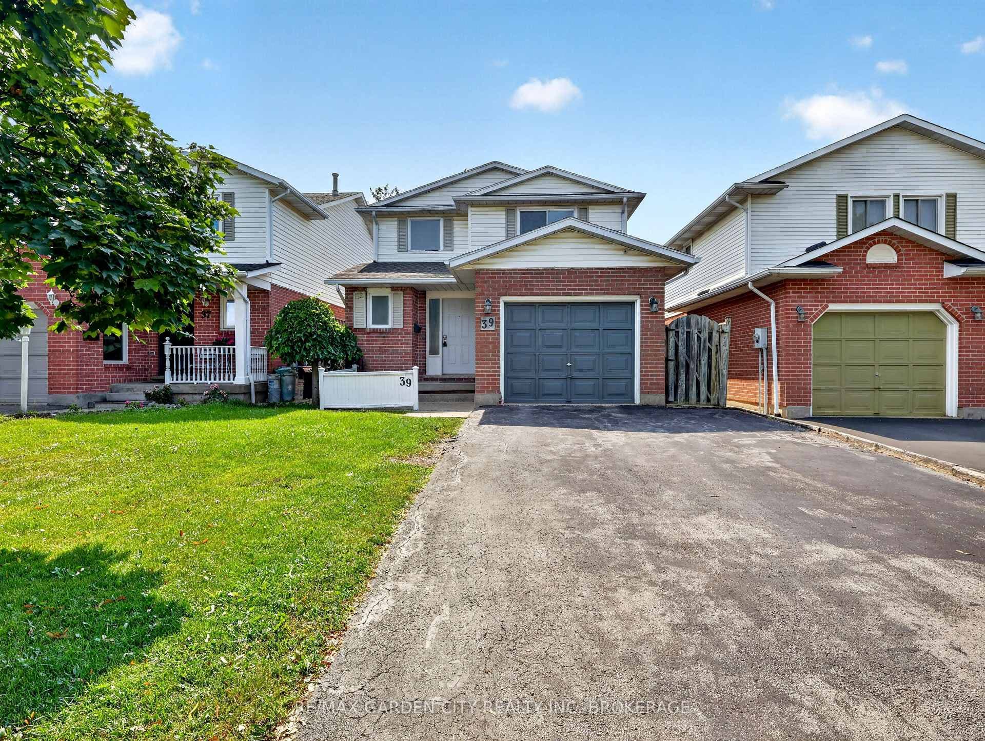 39 Buchanan Crescent photo 1