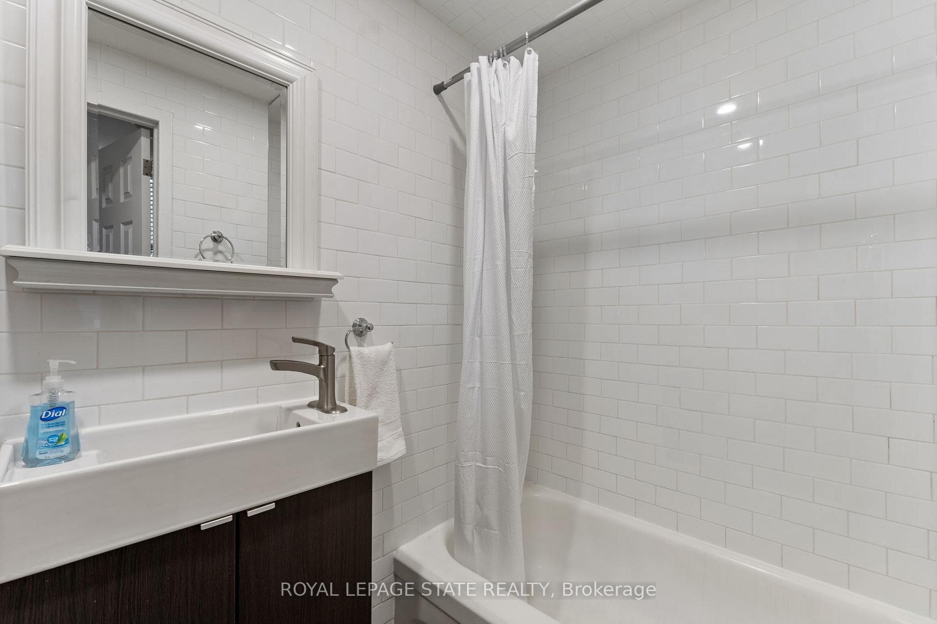 154 James Street South Street Unit Unit 2 photo 10