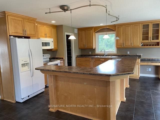 1102 Gorevale Road photo 6