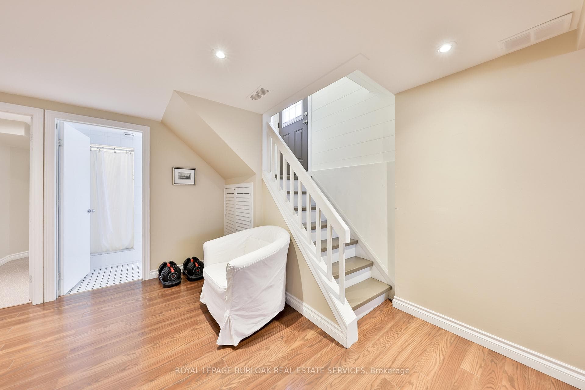 607 Lorne Street photo 28