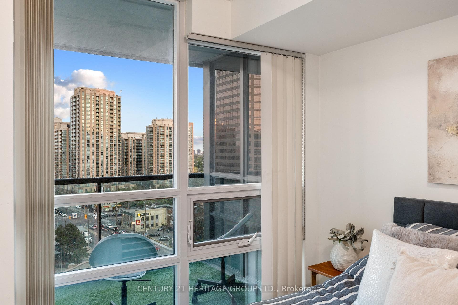 15 Greenview Avenue Unit 1302 photo 19
