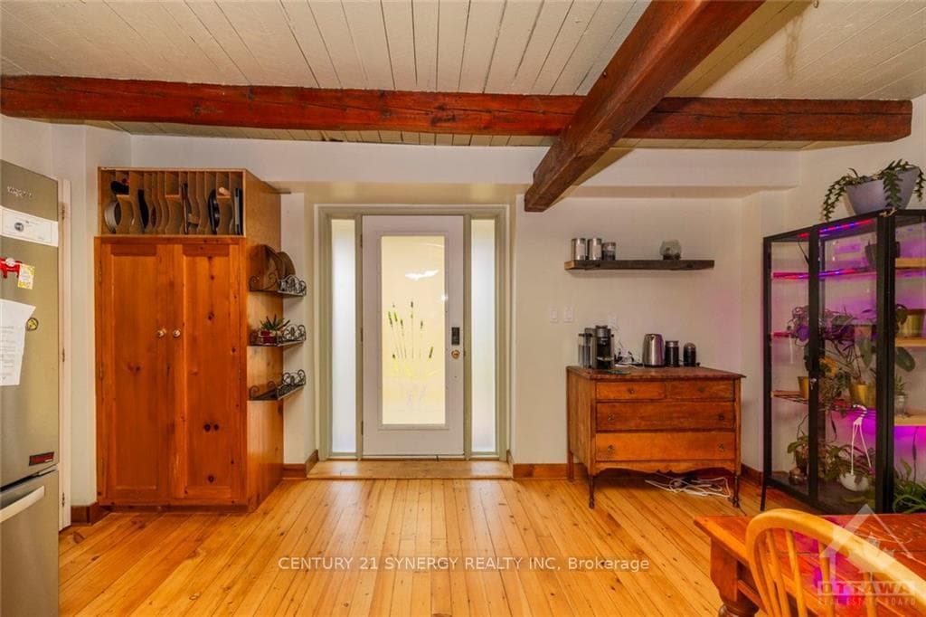 1695 GROVES Road photo 5