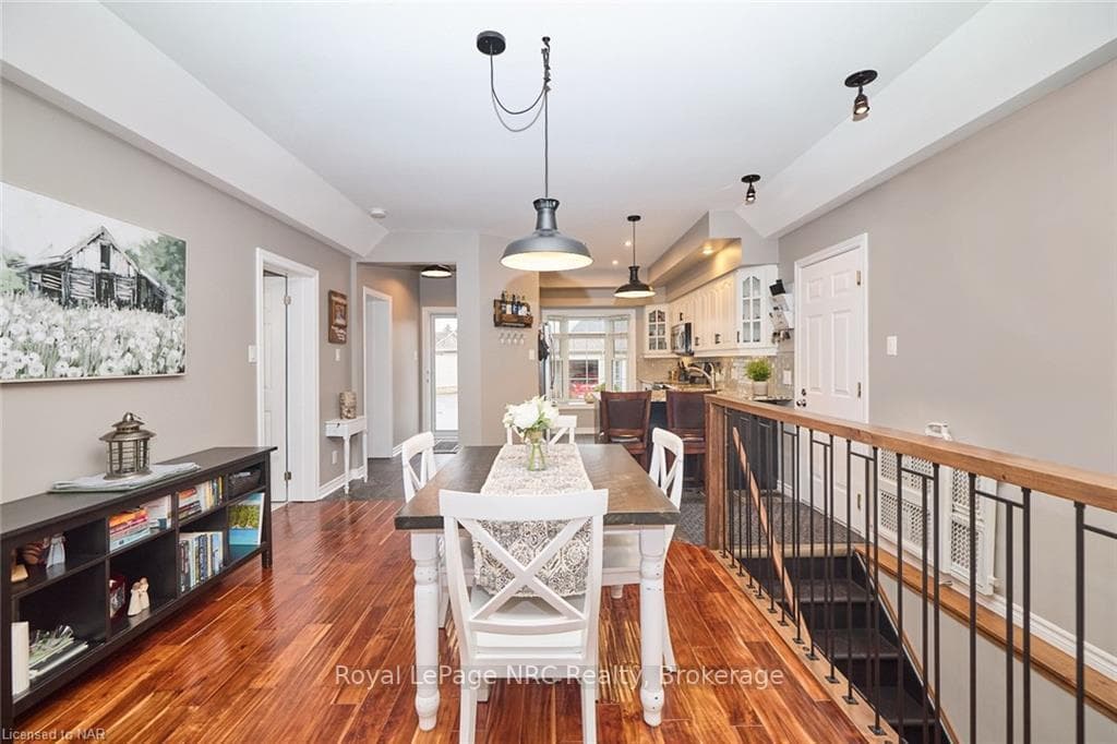 608 Simcoe Street Unit 13 photo 5