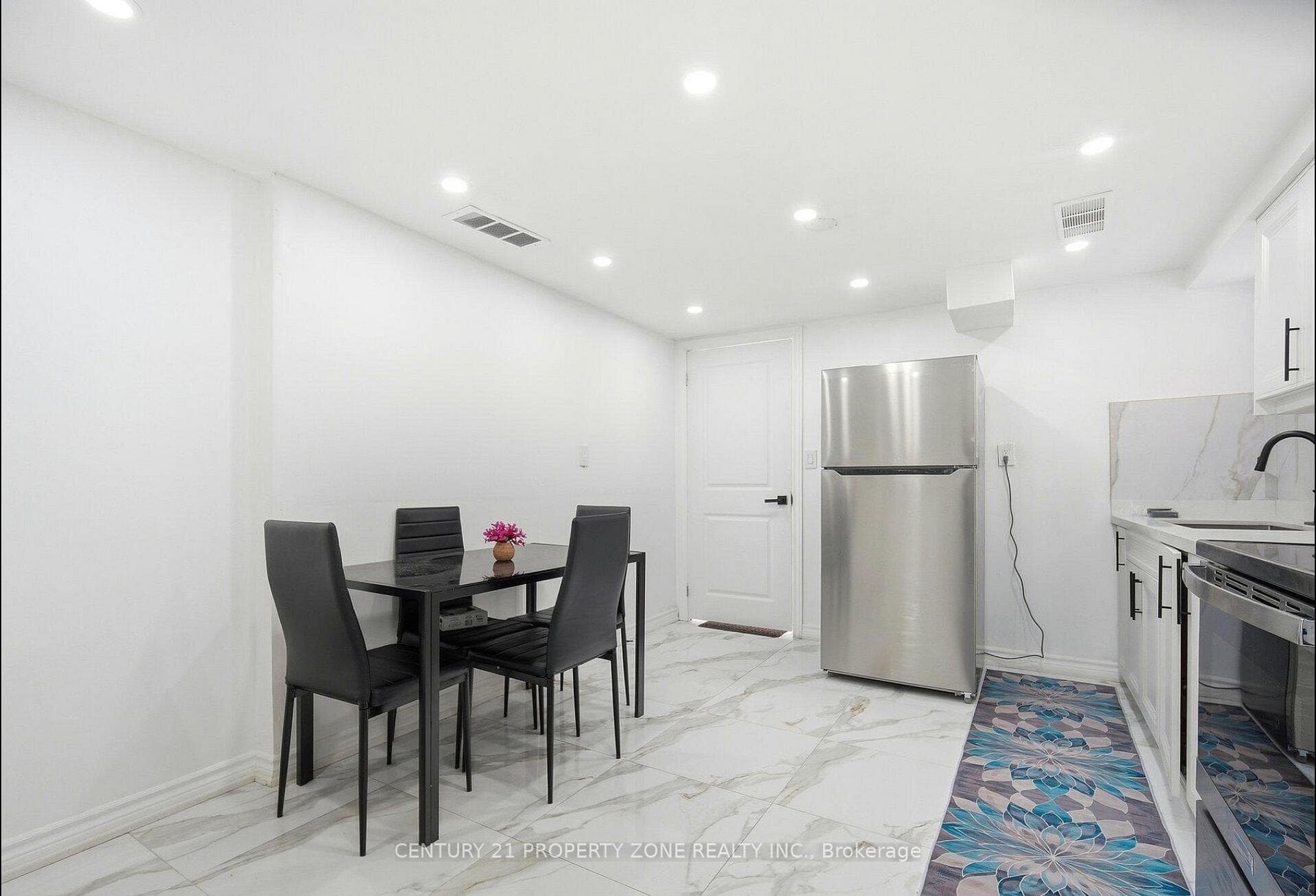 25 Abell Drive photo 3