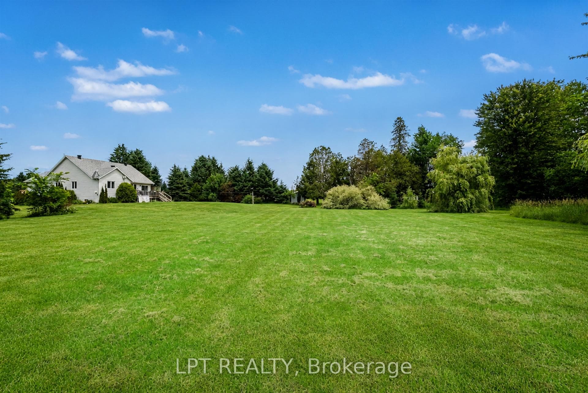3898 Etienne Road photo 33