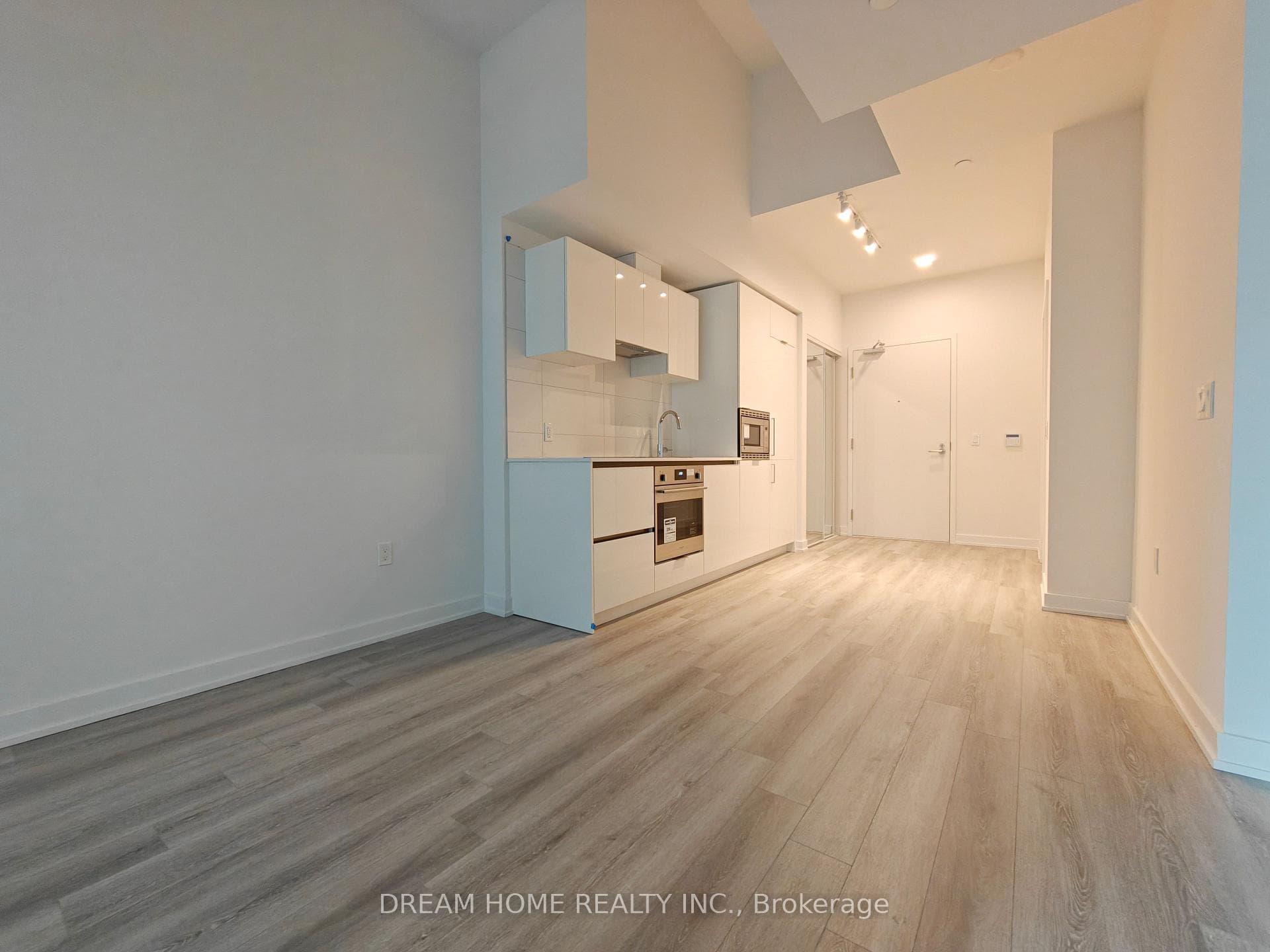 238 Simcoe Street Unit 1107 photo 8