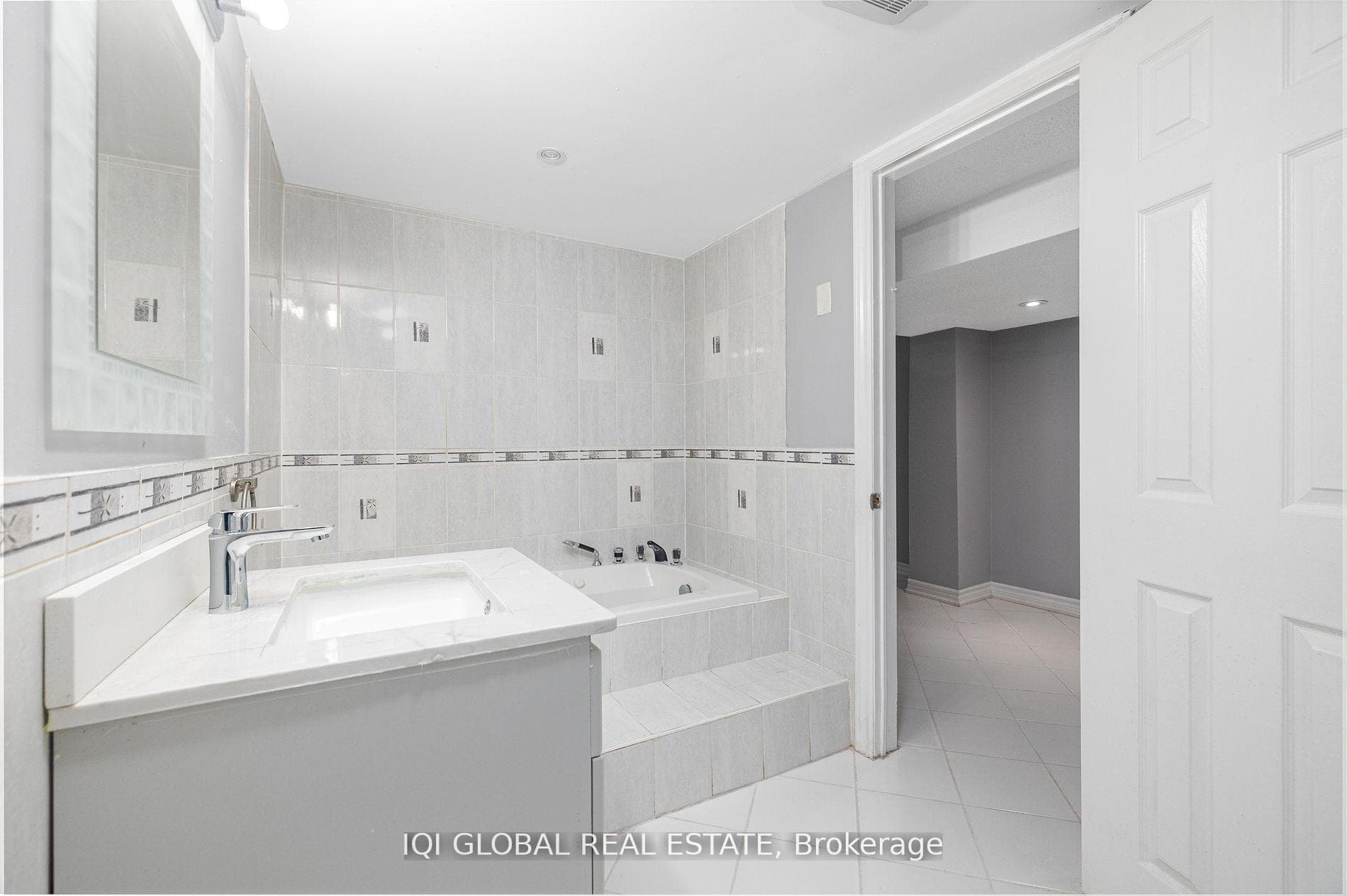 4180 Sugarbush Road photo 30