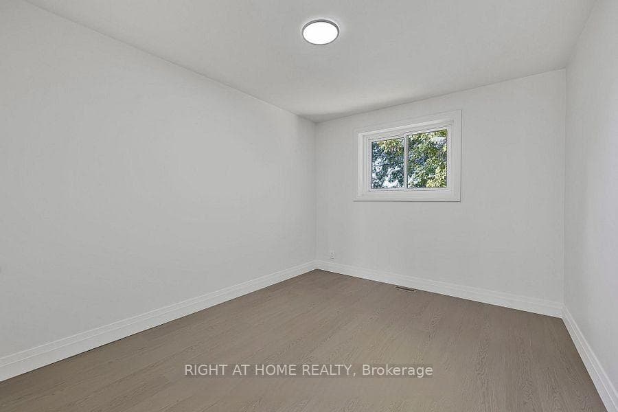 703 Sunnypoint Drive Unit Main photo 12