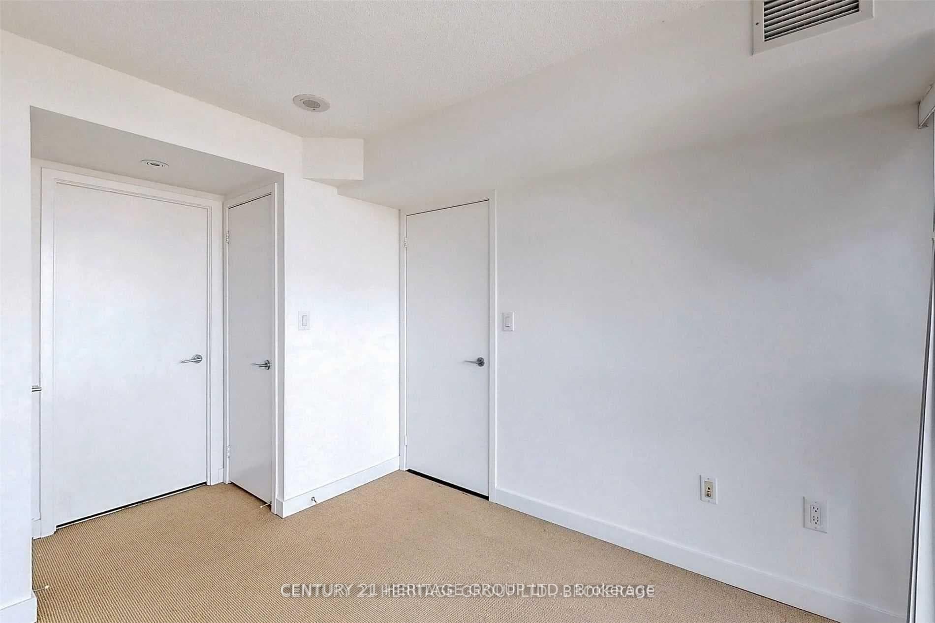 15 Iceboat Terrace Unit 2716 photo 14