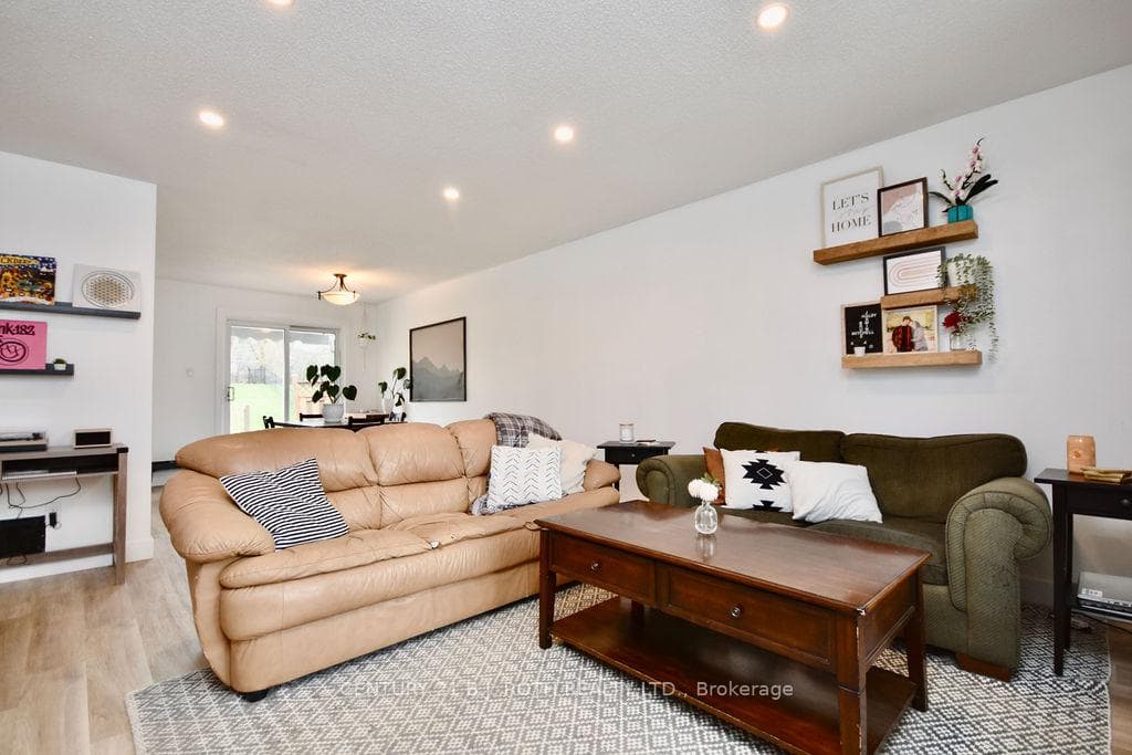 39 DANCY Drive photo 3