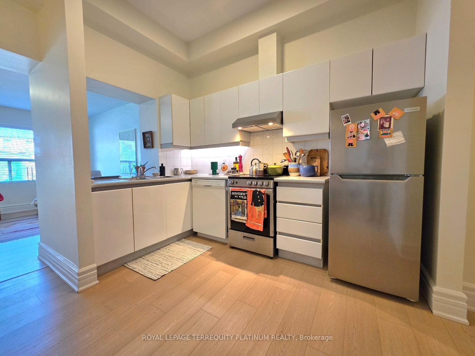 11 Beaconsfield Avenue Unit 3/Main photo 11