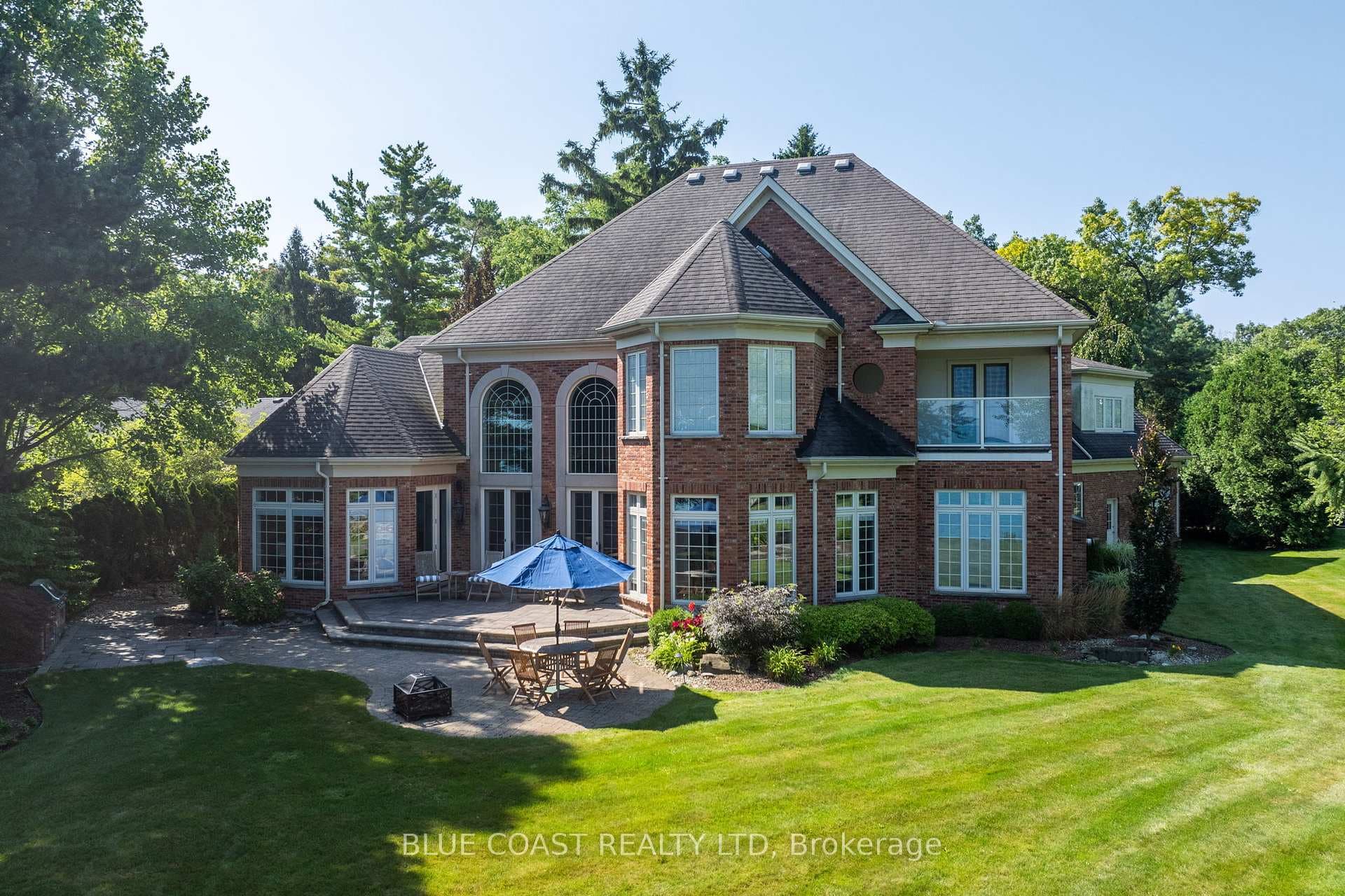 920 Lakeshore Road photo 1