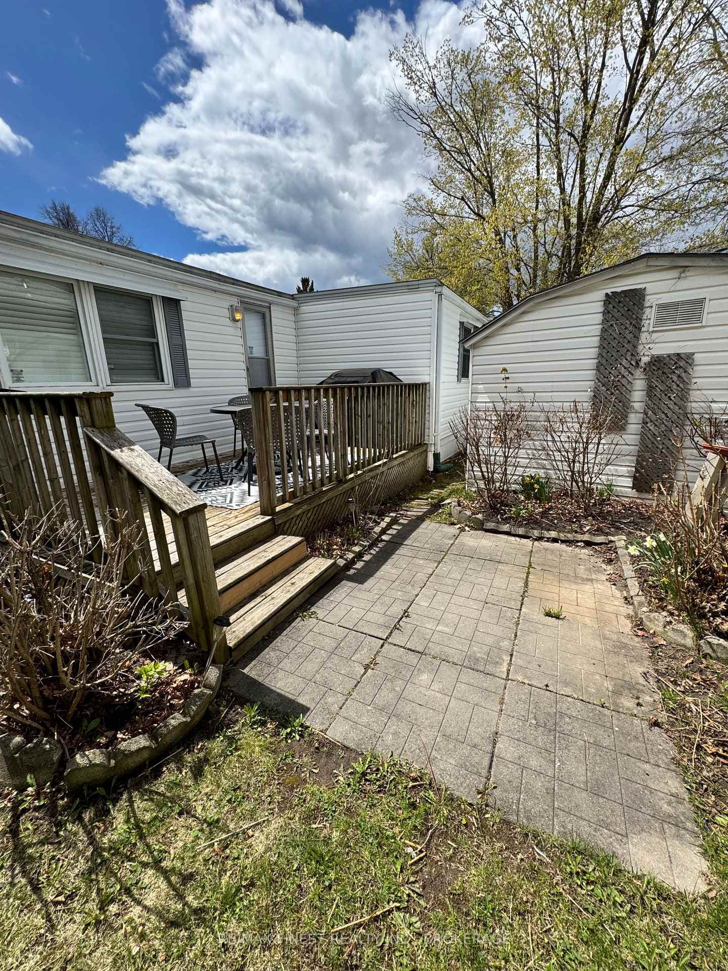 13 Wentworth Drive photo 16