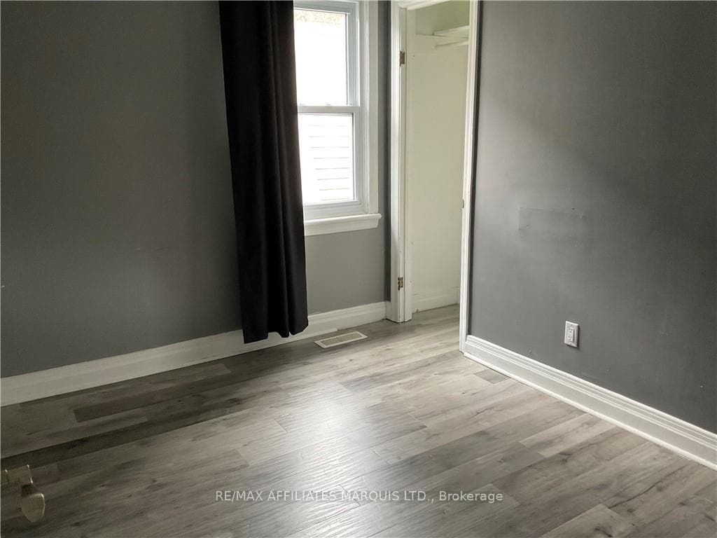 6 BELLAMY Street photo 10