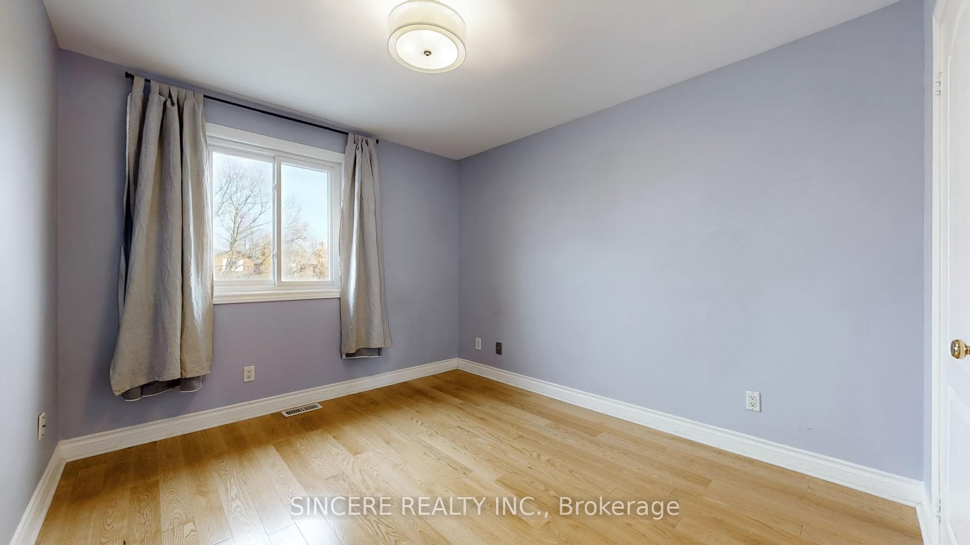 55 Sterling Crescent photo 22