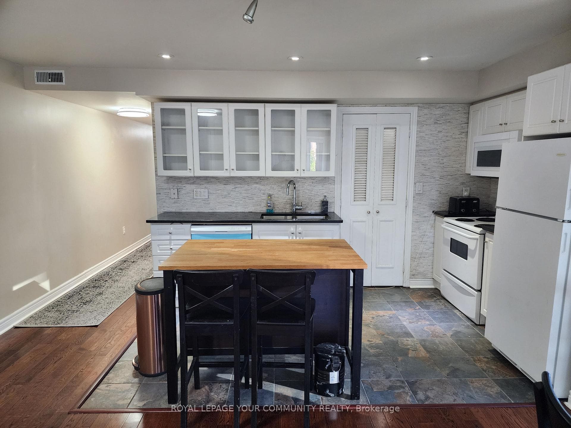 80 Aerodrome Crescent Unit 202 photo 7