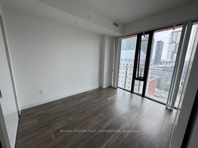 215 Queen Street Unit 1202 photo 5